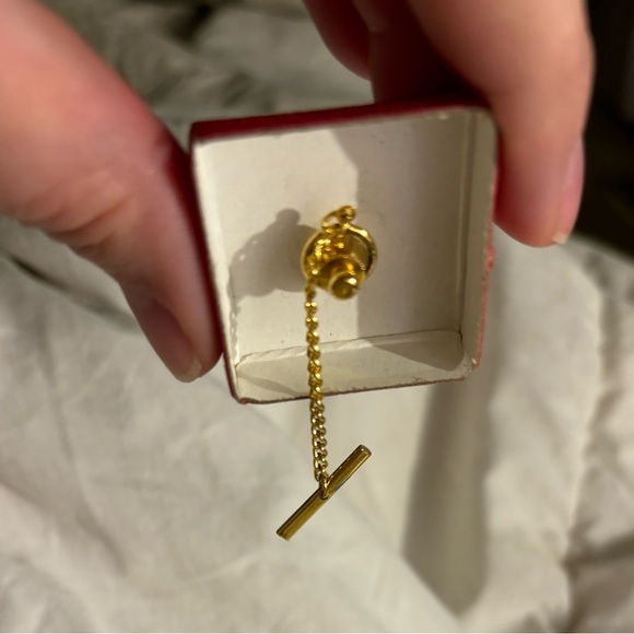 Vintage Disney Donald Duck Tie Pin - Picture 2 of 3